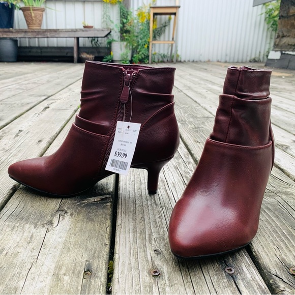 lolla bacchi Shoes - 2/$30 | Lolla Bacchi Burgundy Heeled Ankle Boot